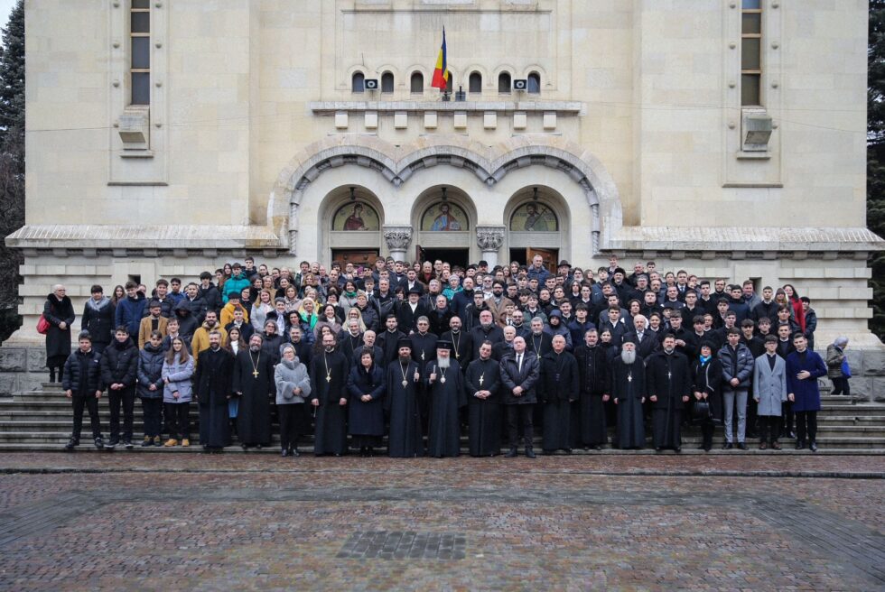 Sfinții Trei Ierarhi, cinstiți de școlile teologice clujene, la Catedrala Mitropolitană din Cluj-Napoca
